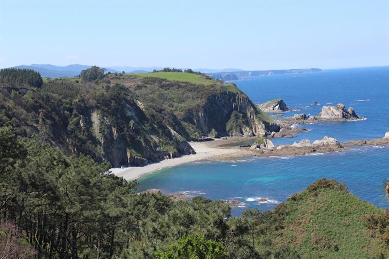 Room In Lodge - Double And Single Room - Pension Oria 2 Luarca Exterior foto